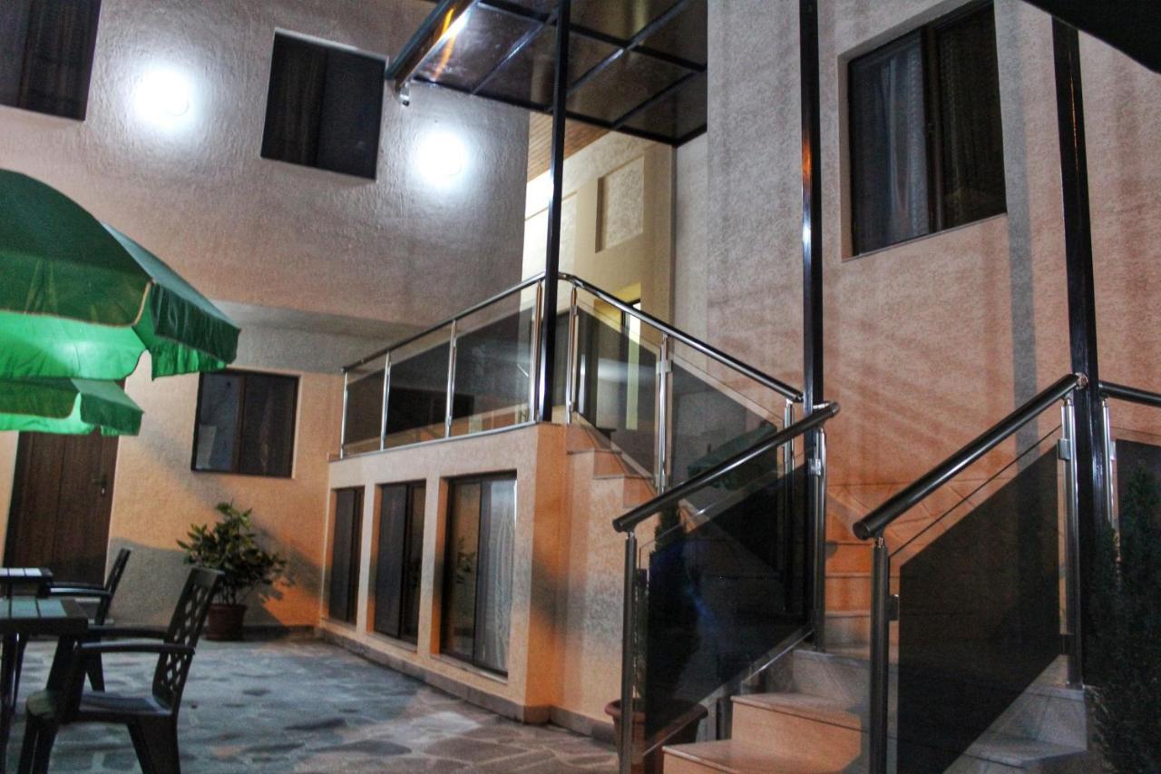 Hotel Elegant 2 Tbilisi Exteriör bild